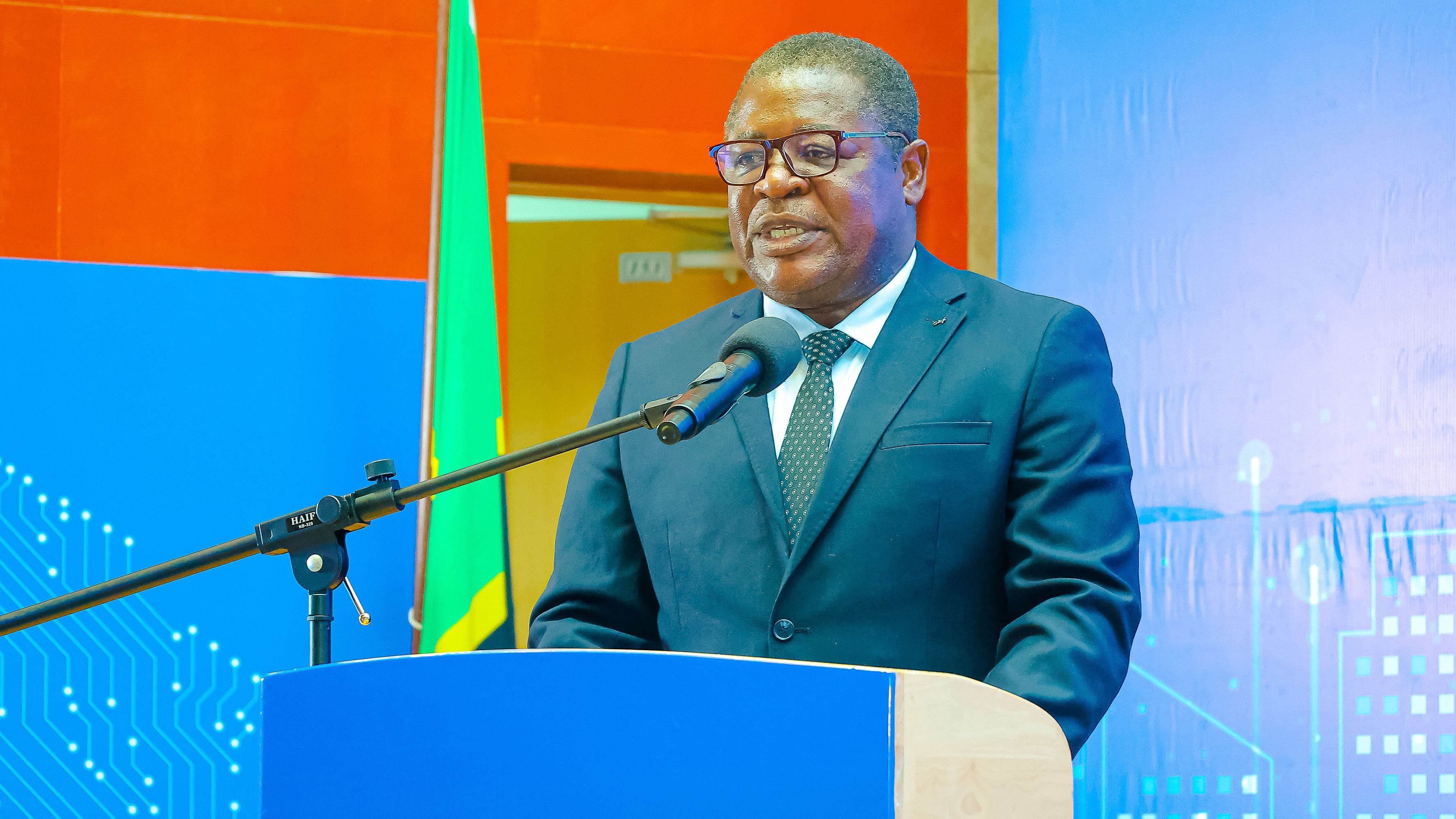 UCSAF YALENGA WANANCHI KUFIKIWA NA MAWASILIANO IFIKAPO 2030.