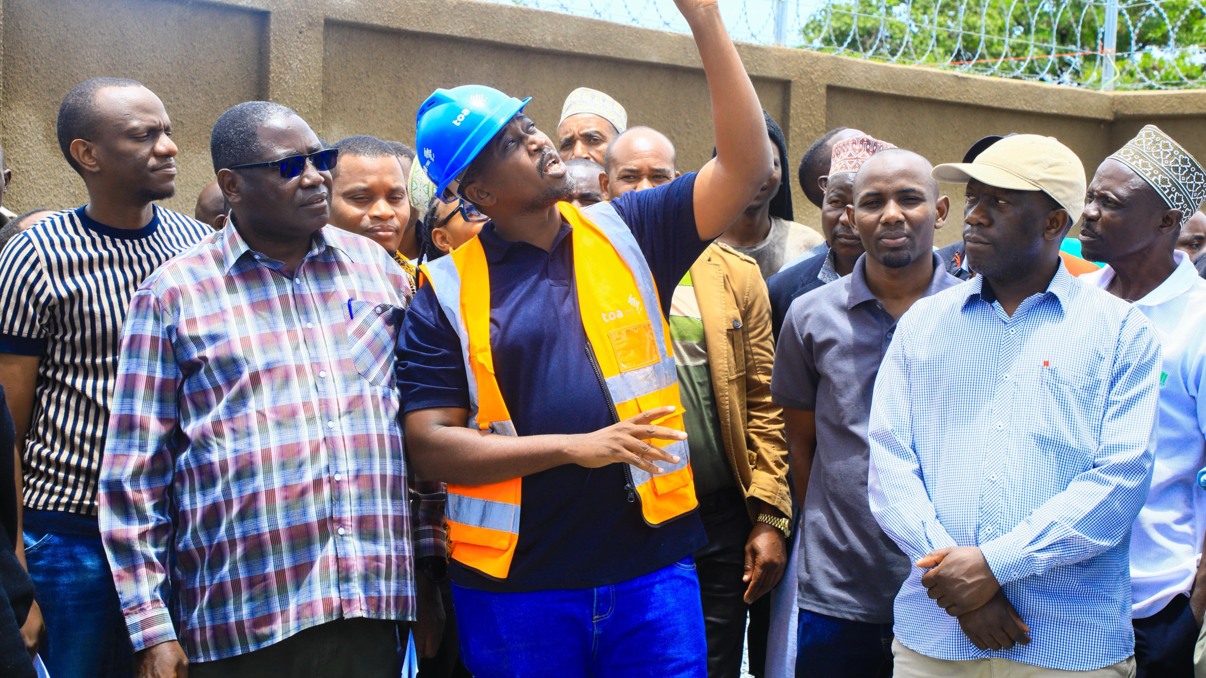 KAMATI YA PAC YAPONGEZA UCSAF KUKAMILISHA UJENZI WA MNARA KATA YA MBELEKESE, MKOANI SINGIDA.