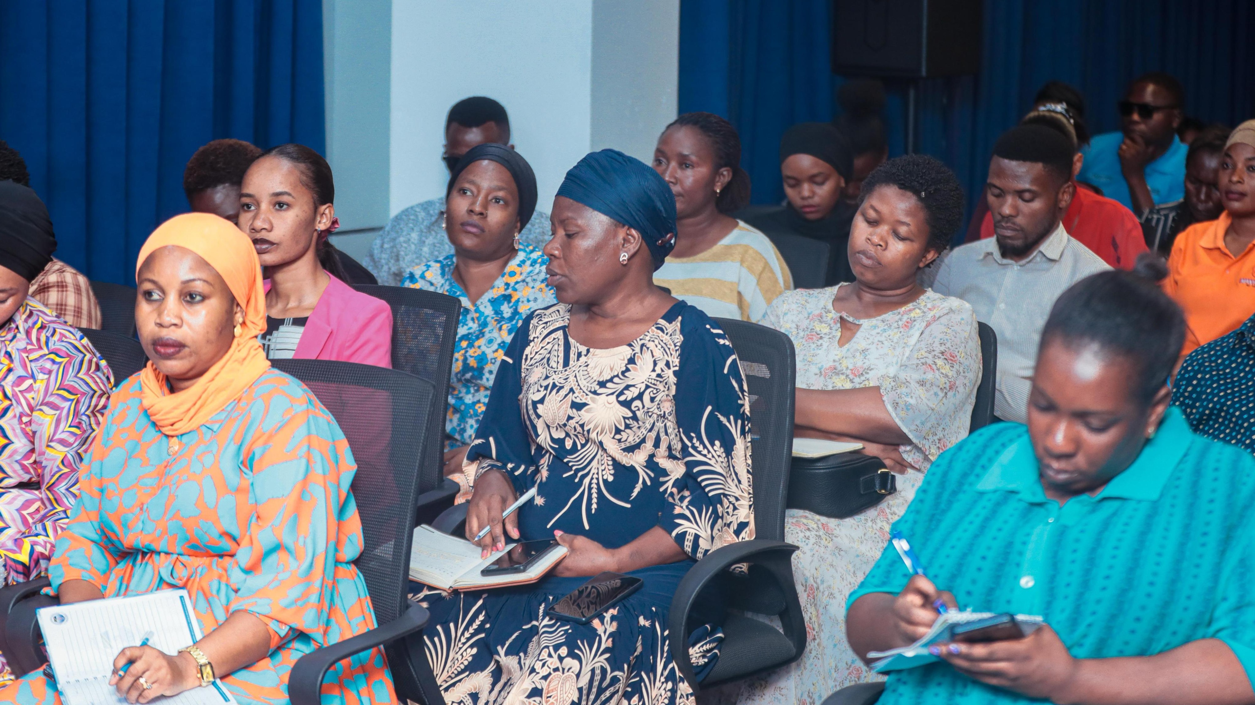 UCSAF yatoa vifaa vya TEHAMA kwa Shule za Umma ili kuboresha mazingira ya kujifunza