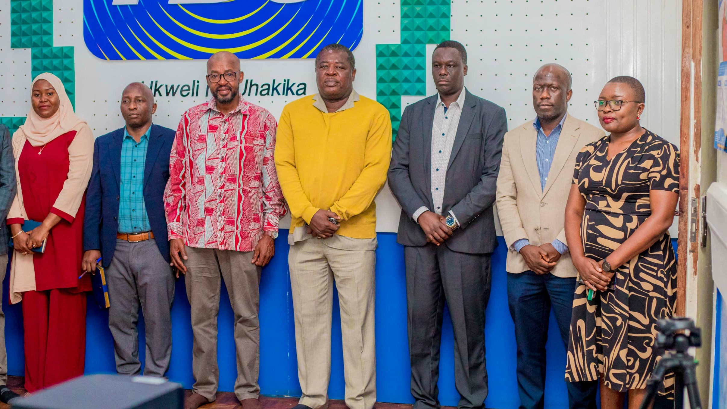 UCSAF YAJIZATITI KUIMARISHA MAWASILIANO MIPAKANI KWA KUSHIRIKIANA NA TBC